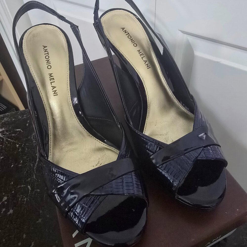 women heels size 8.5 medium navy blue sling back Antonio Melani